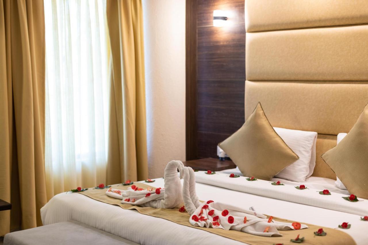 เดอะ โซลิแทร์ เทหราทุน Hotel เดห์ราดุน ภายนอก รูปภาพ