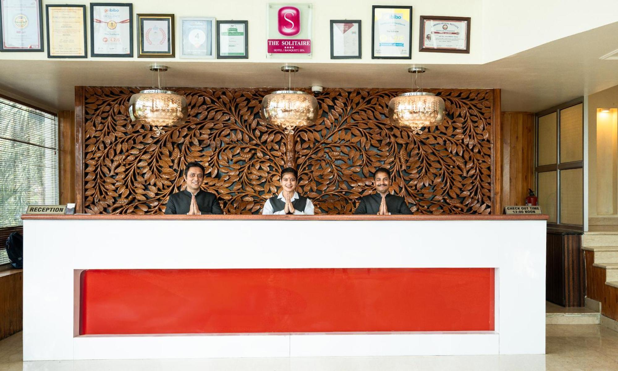 เดอะ โซลิแทร์ เทหราทุน Hotel เดห์ราดุน ภายนอก รูปภาพ